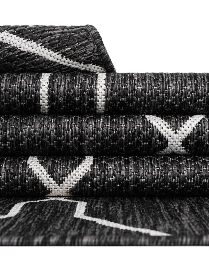 Detail image of 2' x 6' Washable Lattice Indoor / Outdoor Runner Rug