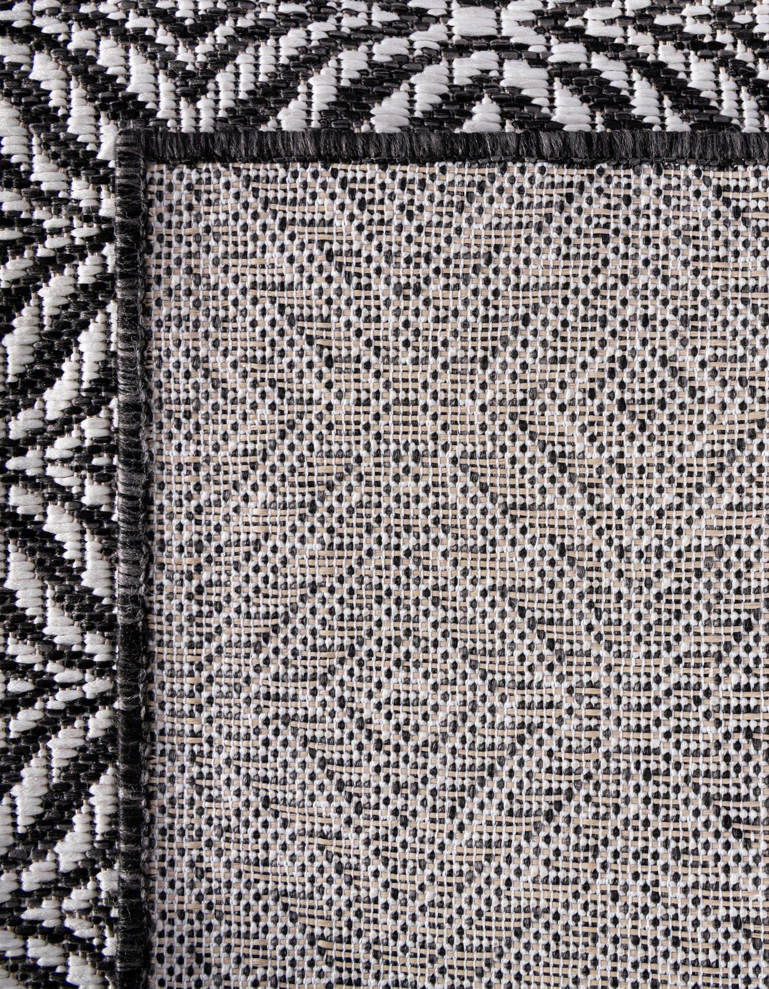 2' x 6' Easy-Clean Lattice Indoor / Outdoor Runner Rug