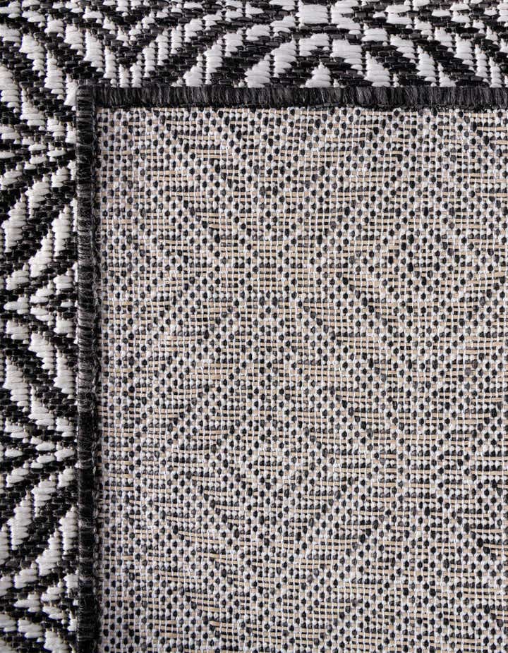 2' x 6' Easy-Clean Lattice Indoor / Outdoor Runner Rug