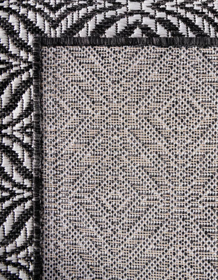 Detail image of 2' x 6' Easy-Clean Lattice Indoor / Outdoor Runner Rug
