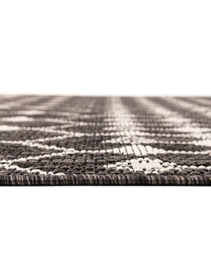 Detail image of 2' 7 x 10' Washable Lattice Indoor / Outdoor Runner Rug