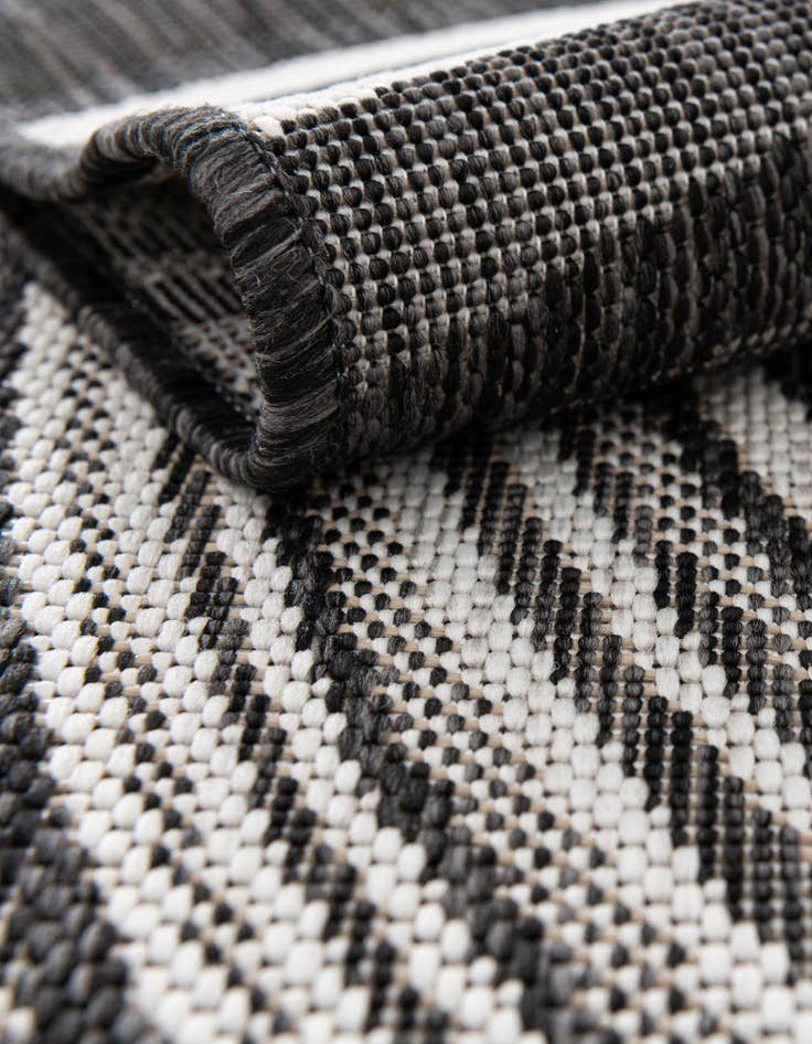 Detail image of 2' x 6' Easy-Clean Modern Indoor / Outdoor Runner Rug