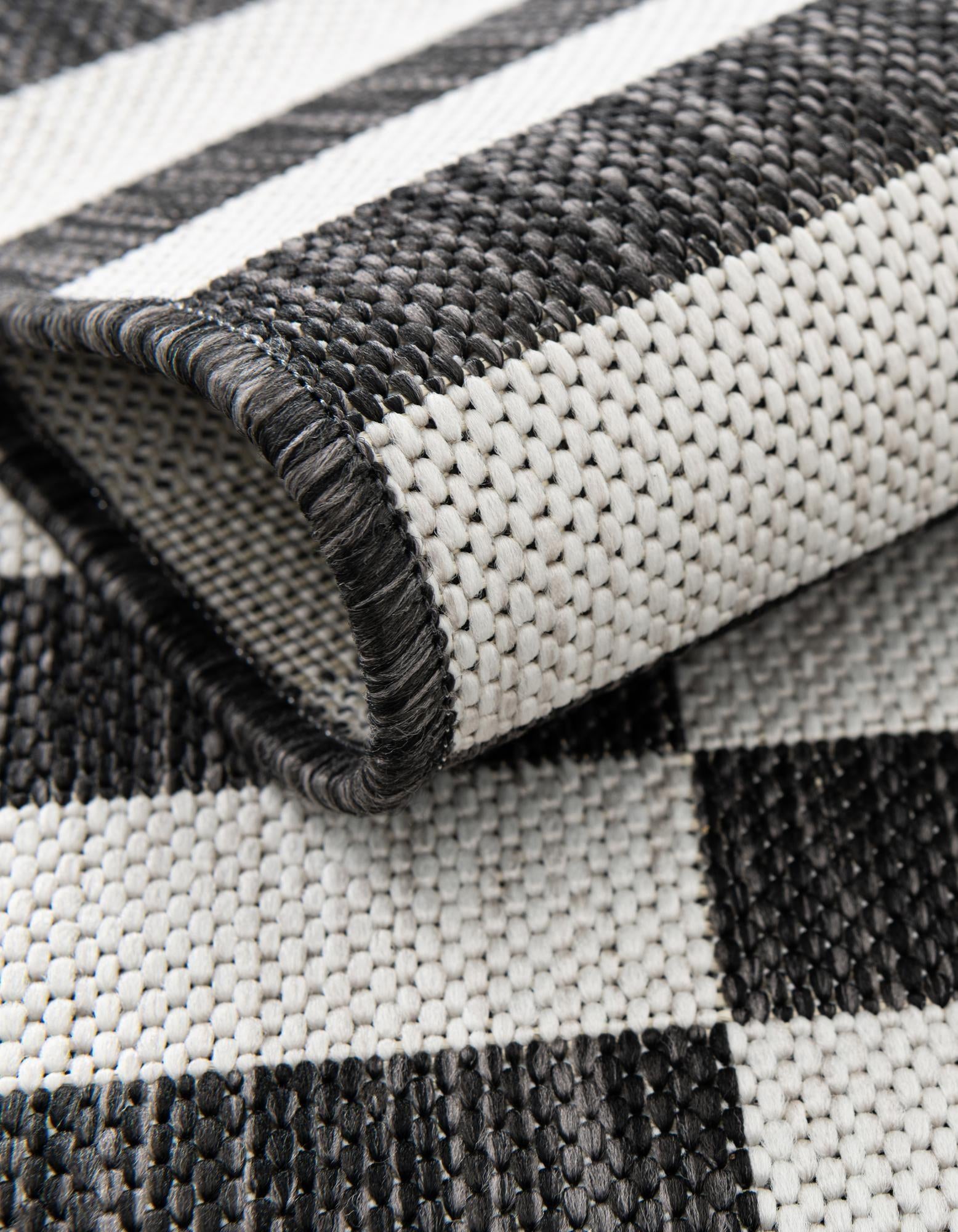 2' x 6' Easy-Clean Striped Indoor / Outdoor Runner Rug