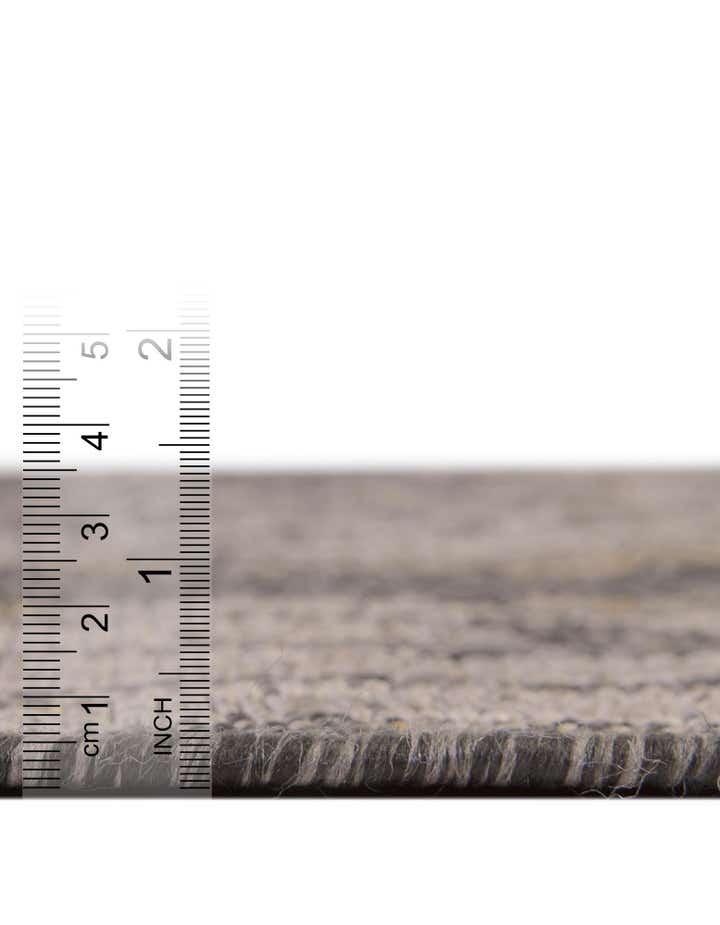 2' 7 x 12' Easy-Clean Traditional Indoor / Outdoor Runner Rug