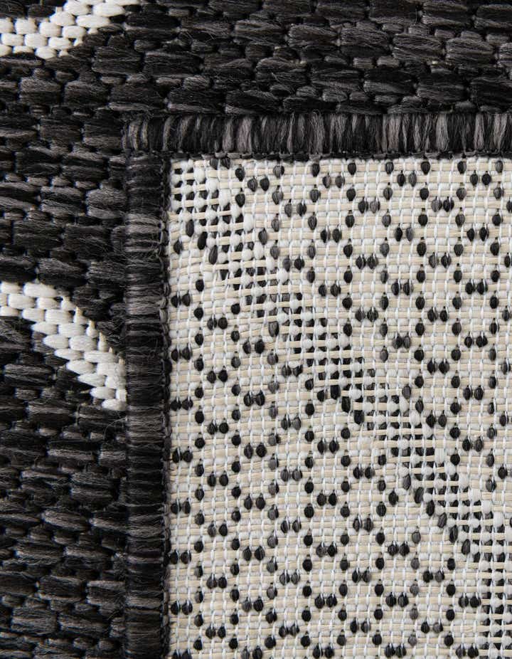 2' x 6' Easy-Clean Trellis Indoor / Outdoor Runner Rug
