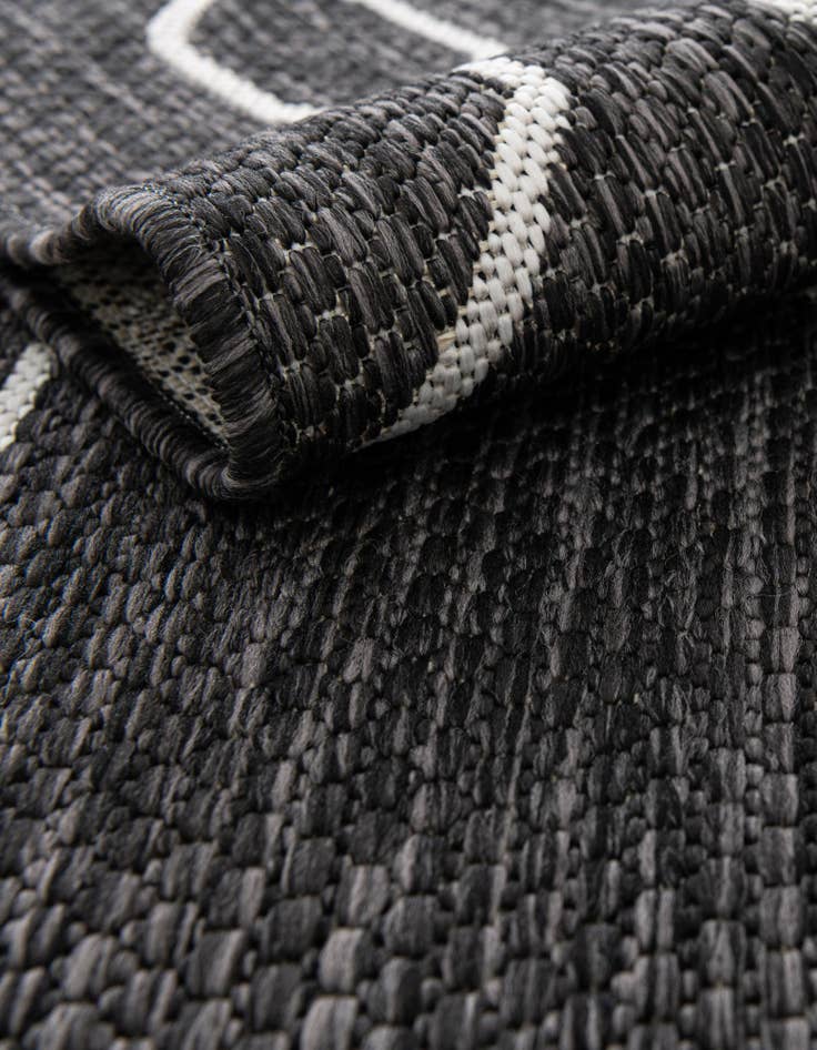 Detail image of 2' x 6' Easy-Clean Trellis Indoor / Outdoor Runner Rug