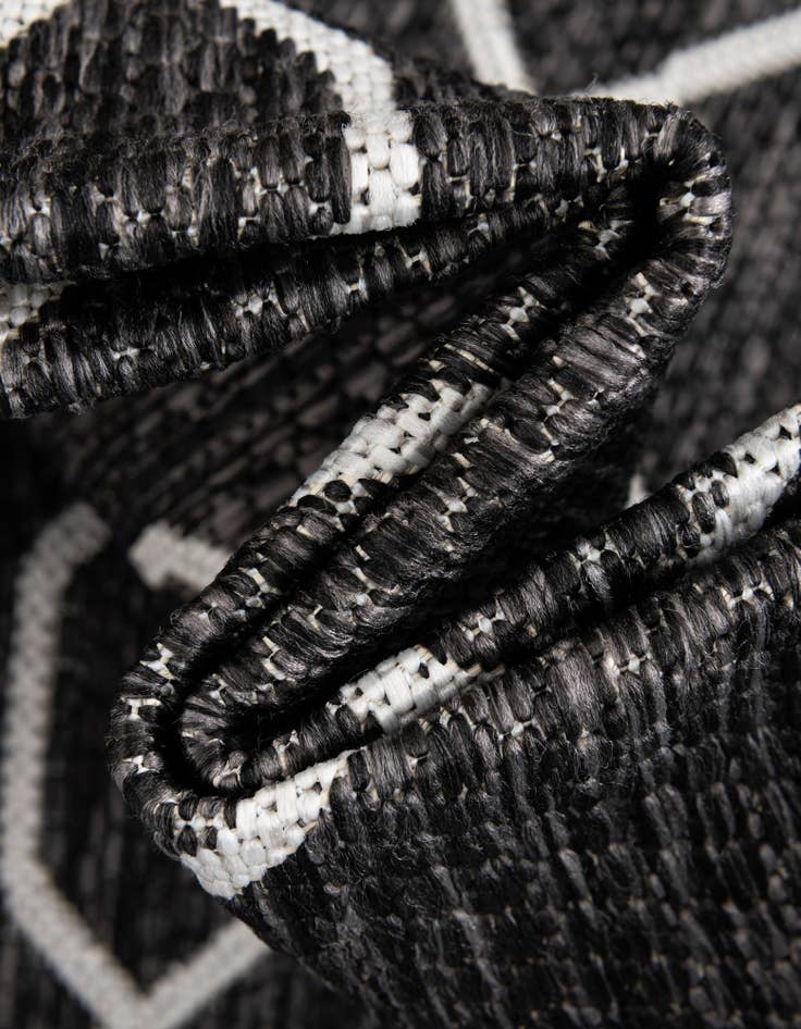 Detail image of 2' x 6'  Washable Trellis Indoor / Outdoor Runner Rug