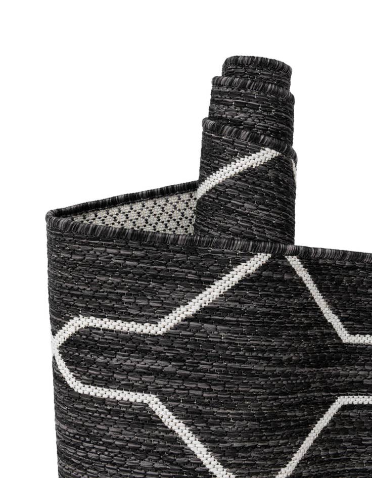 Detail image of 2' x 6'  Washable Trellis Indoor / Outdoor Runner Rug