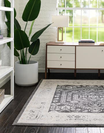 7' 10 x 7' 10 Aurelia Square Rug