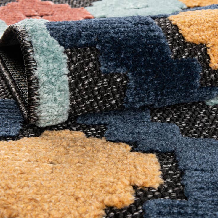 Detail image of 7' 10 x 7' 10 Easy-Clean Belize Indoor / Outdoor Square Rug