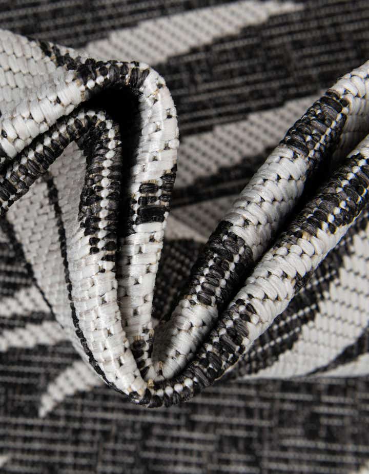 5' 3 x 5' 3 Easy-Clean Botanical Indoor / Outdoor Square Rug