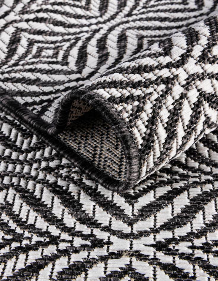 Detail image of 13' x 13' Easy-Clean Trellis Indoor / Outdoor Square Rug