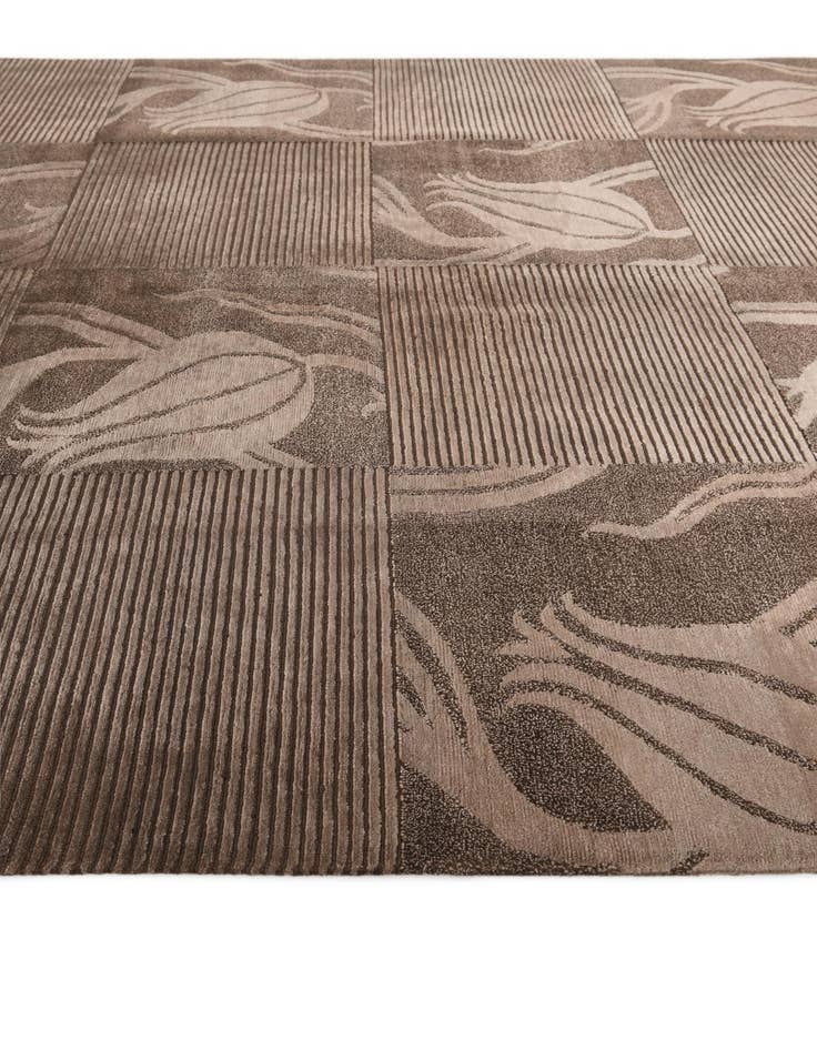 Detail image of 6' 9 x 10' 2  Hand Knotted Darya Wool Rug