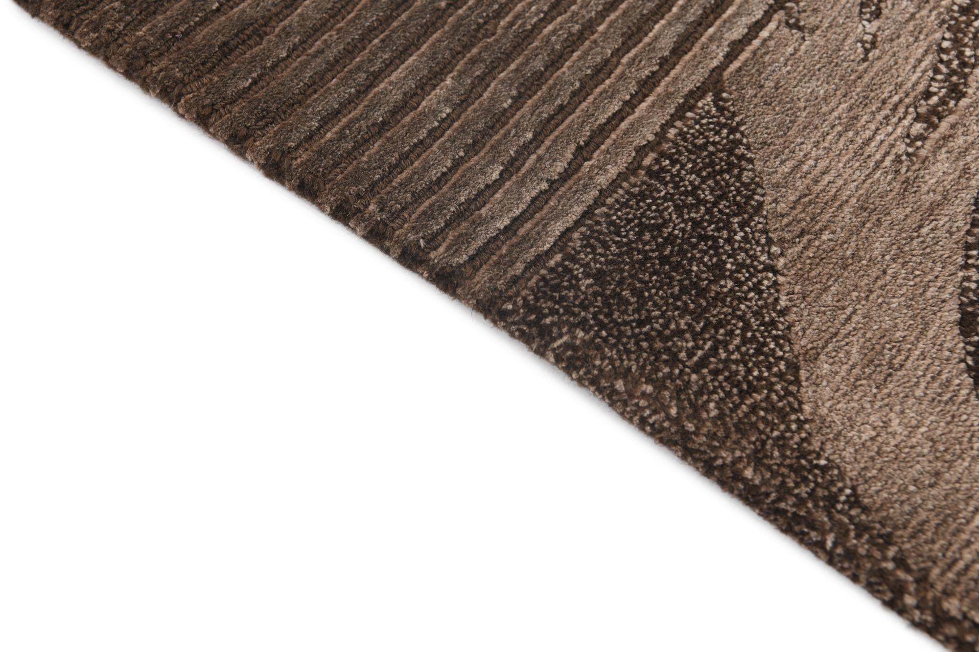 6' 9 x 10' 2 Hand Knotted Darya Wool Rug