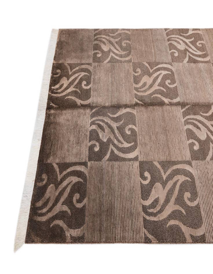 Detail image of 4' 11 x 6' 7  Hand Knotted Darya Wool Rug