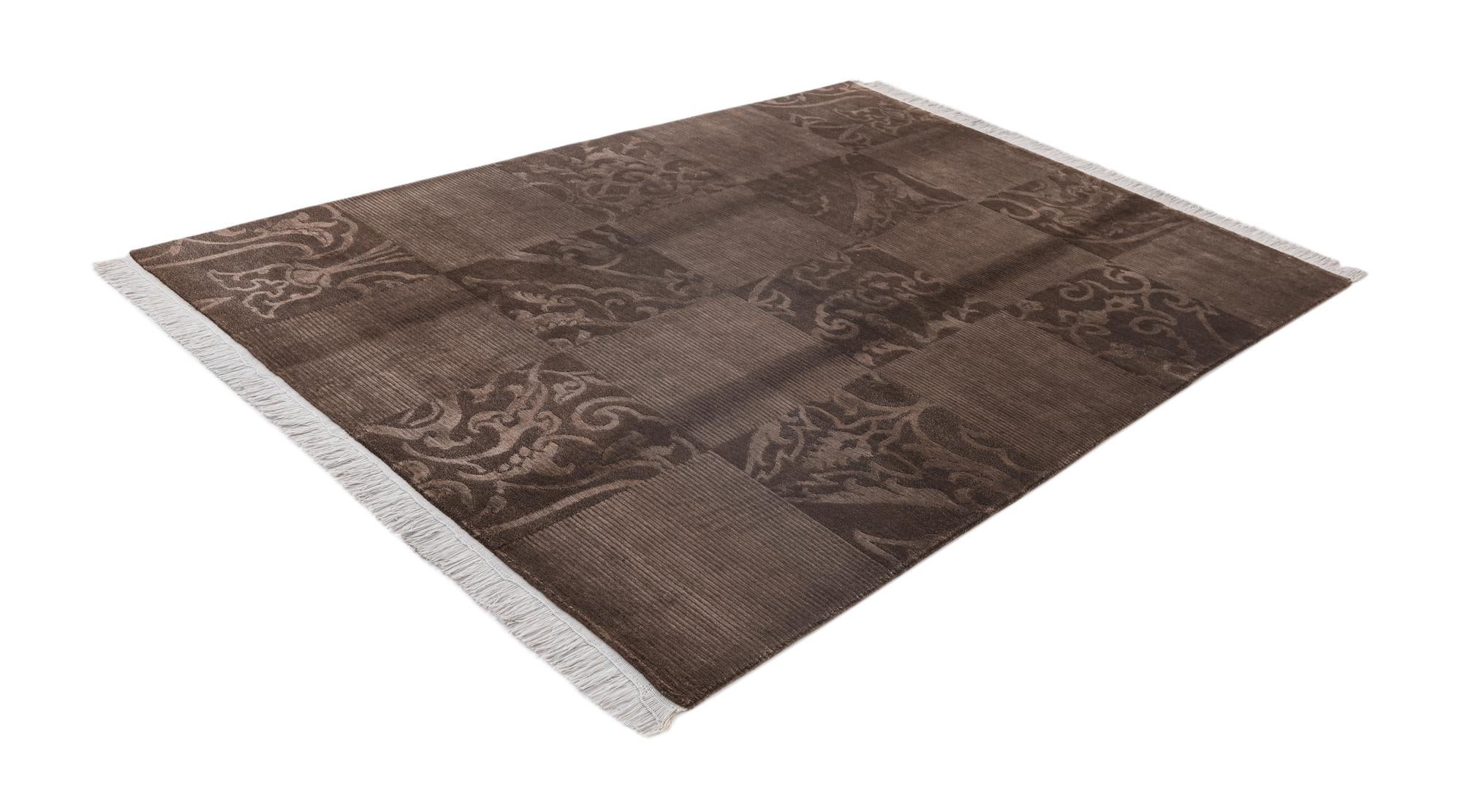 5' 9 x 8' Hand Knotted Darya Wool Rug