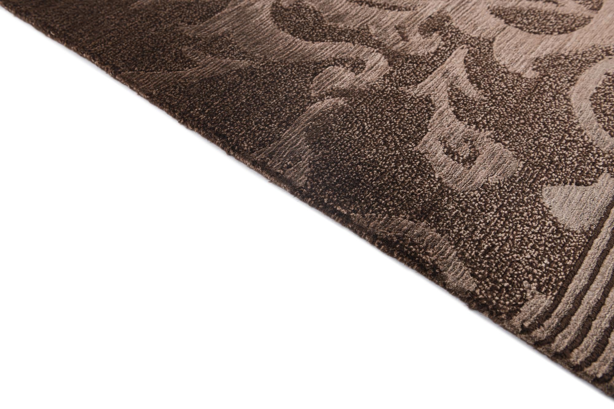 5' 9 x 8' Hand Knotted Darya Wool Rug