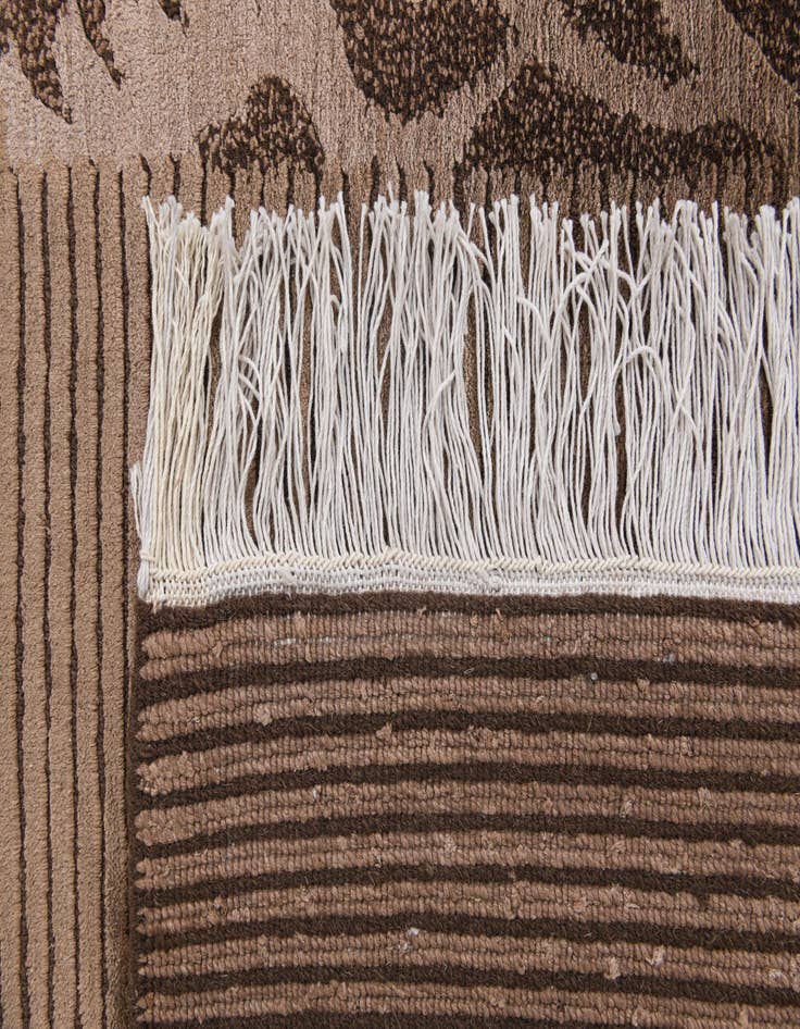 Detail image of 5' 9 x 8'  Hand Knotted Darya Wool Rug