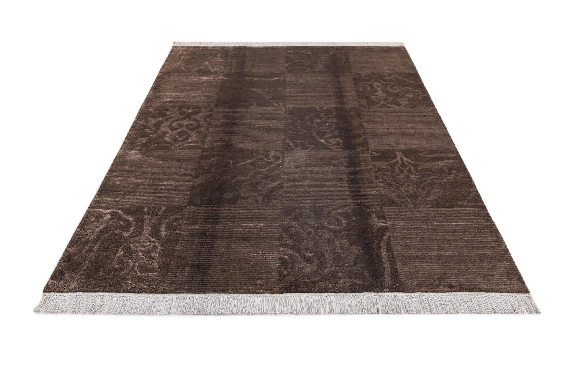 5' 8 x 8' Hand Knotted Darya Wool Rug