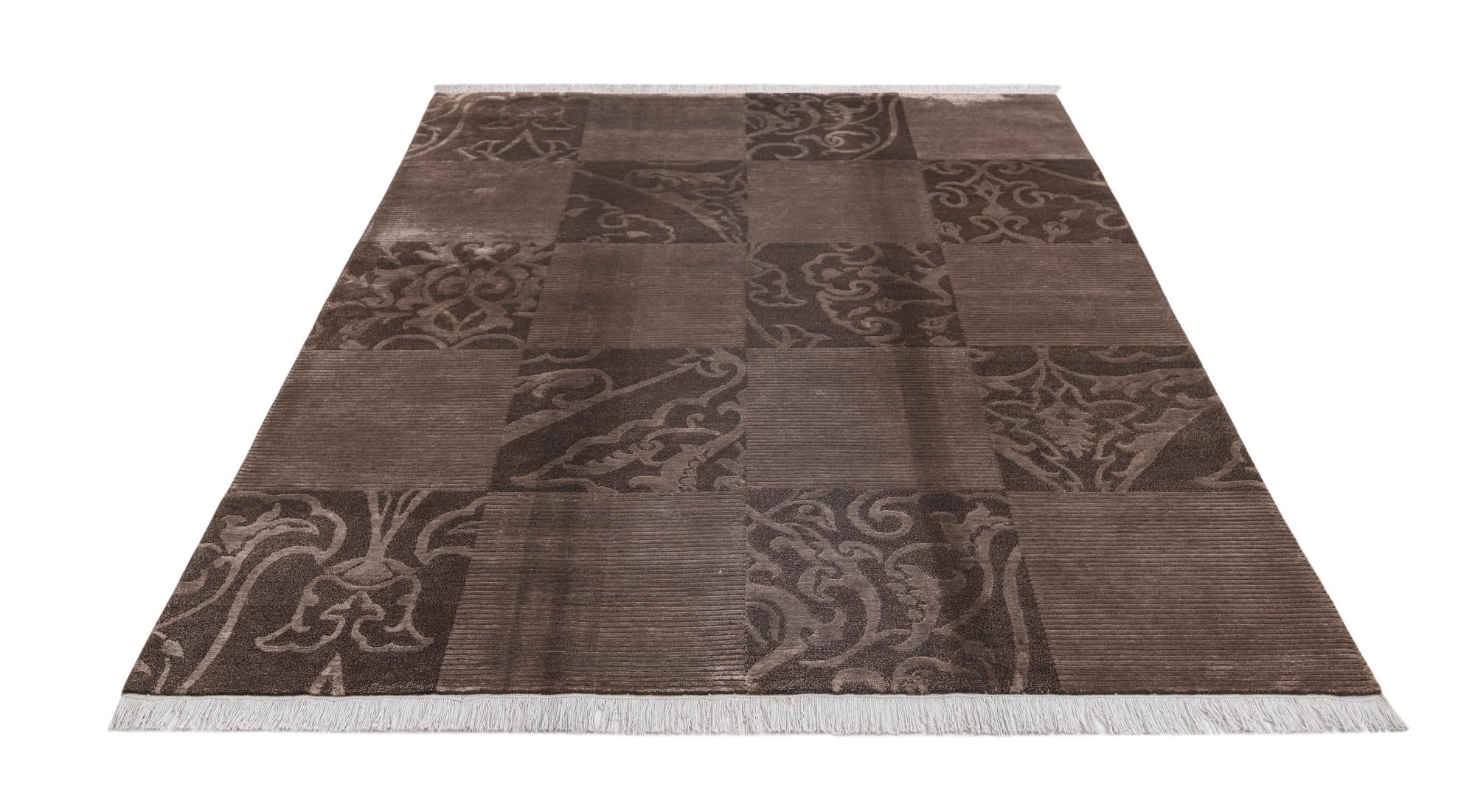 5' 8 x 8' Hand Knotted Darya Wool Rug