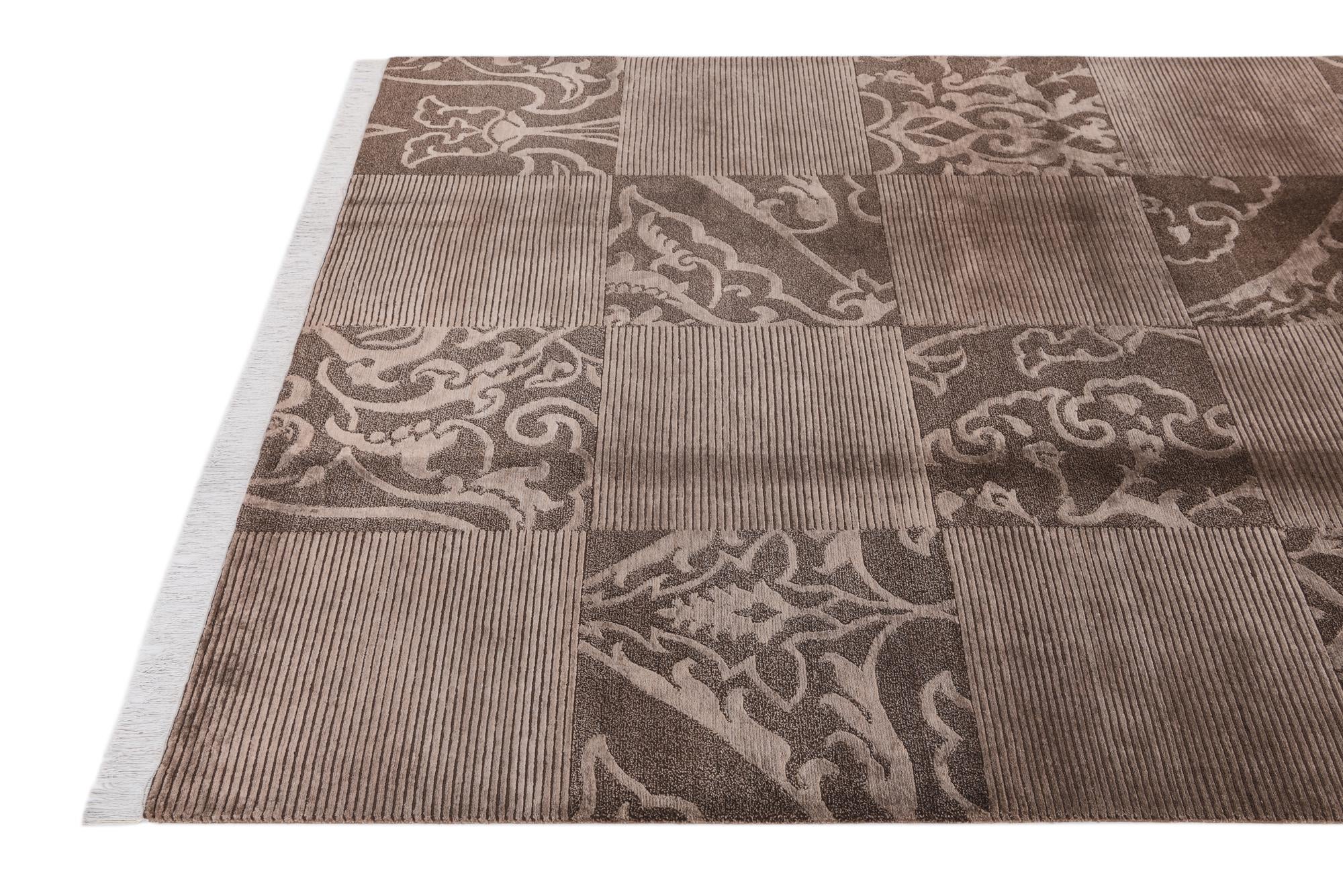 5' 8 x 8' Hand Knotted Darya Wool Rug