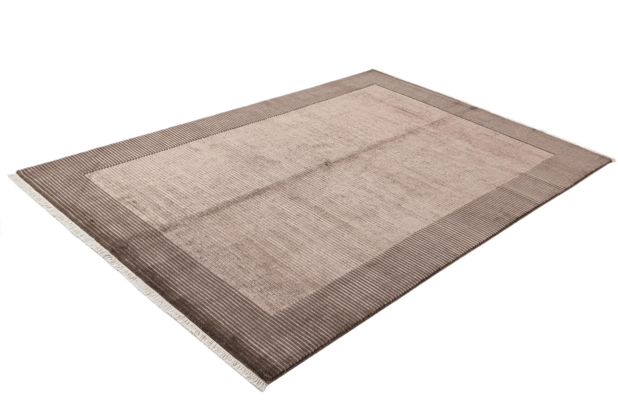 5' 5 x 8' Hand Knotted Darya Wool Rug