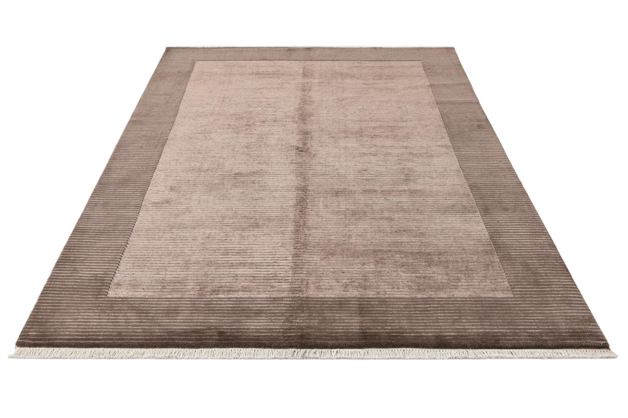 5' 5 x 8' Hand Knotted Darya Wool Rug