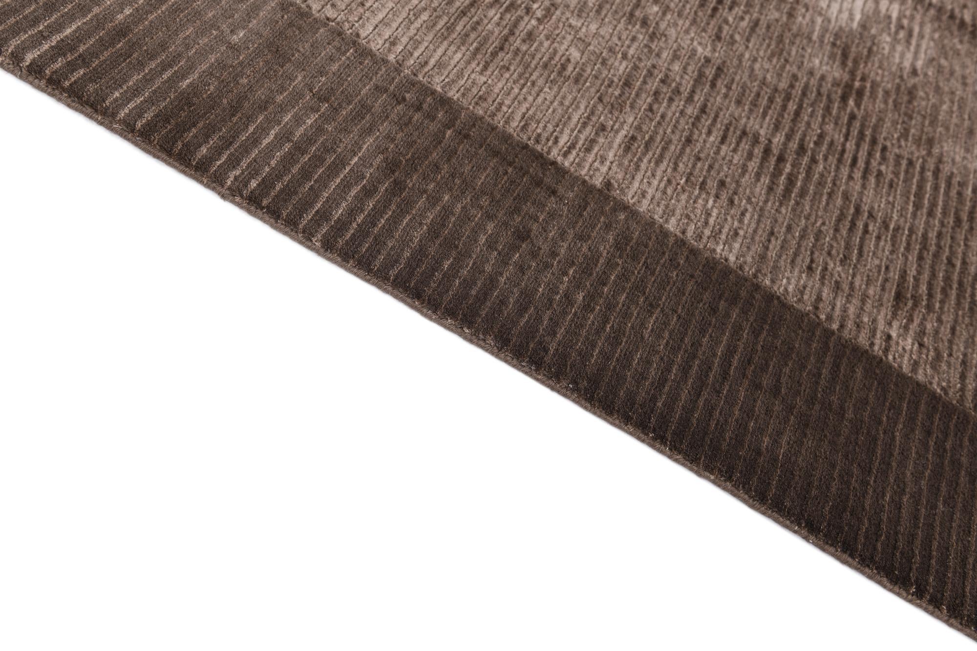 5' 5 x 8' Hand Knotted Darya Wool Rug