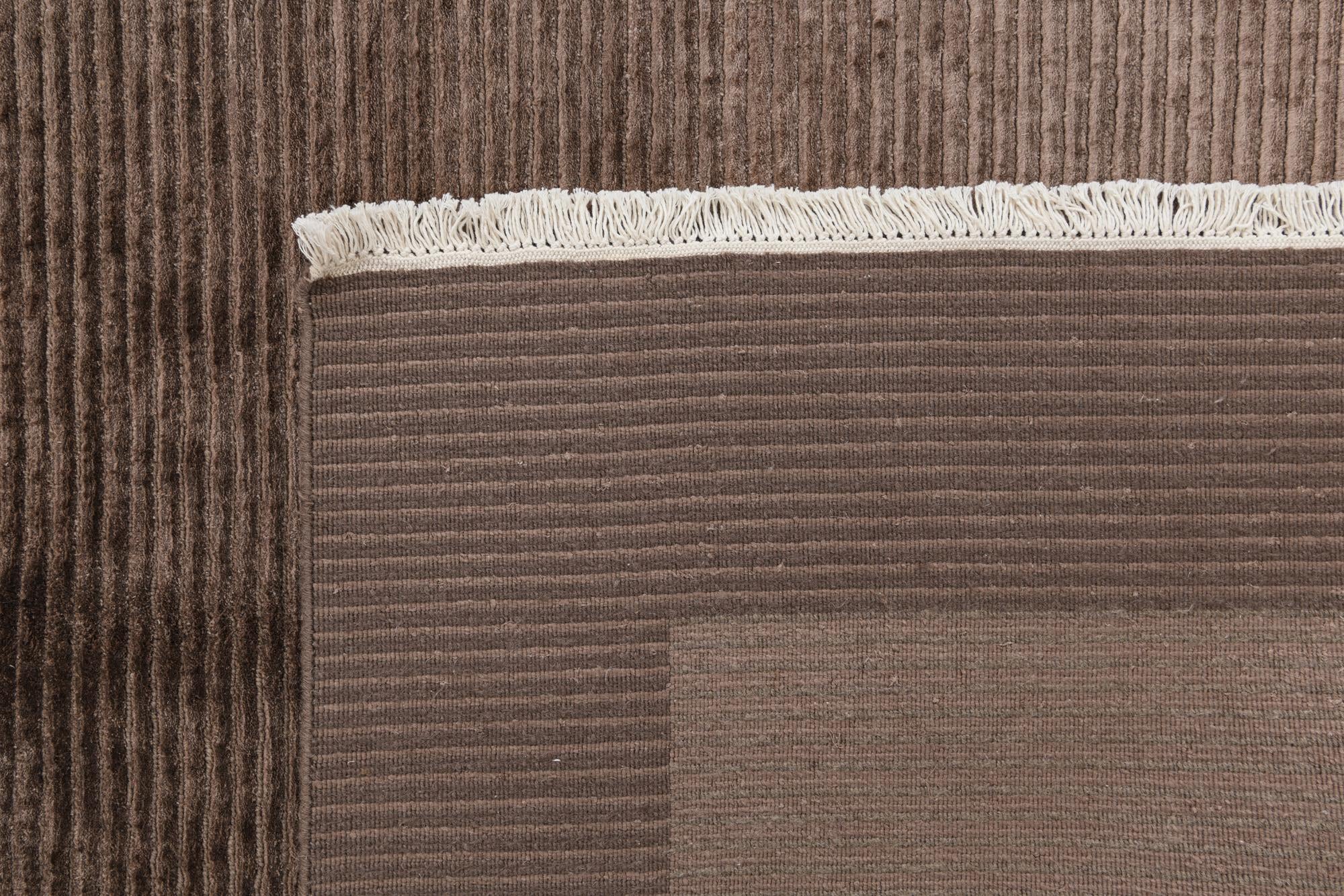 5' 5 x 8' Hand Knotted Darya Wool Rug