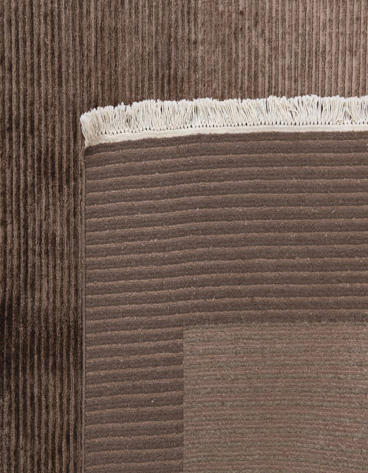 Detail image of 5' 5 x 8'  Hand Knotted Darya Wool Rug