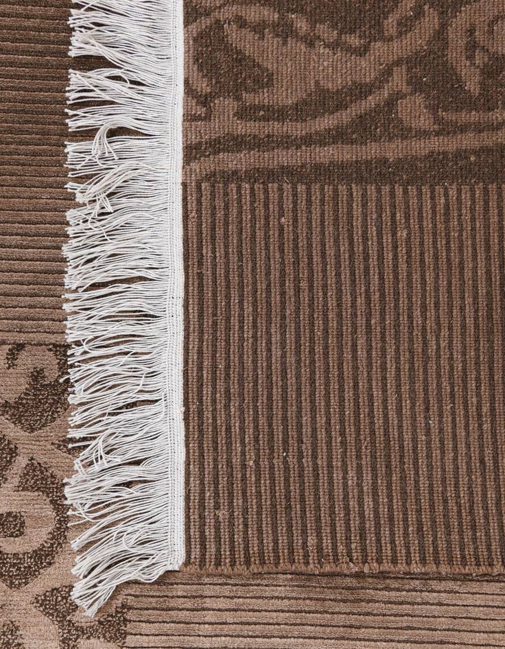 Detail image of 4' 2 x 6' 2  Hand Knotted Darya Wool Rug