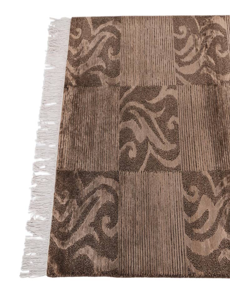 Detail image of 2' 7 x 4' 11  Hand Knotted Darya Wool Rug