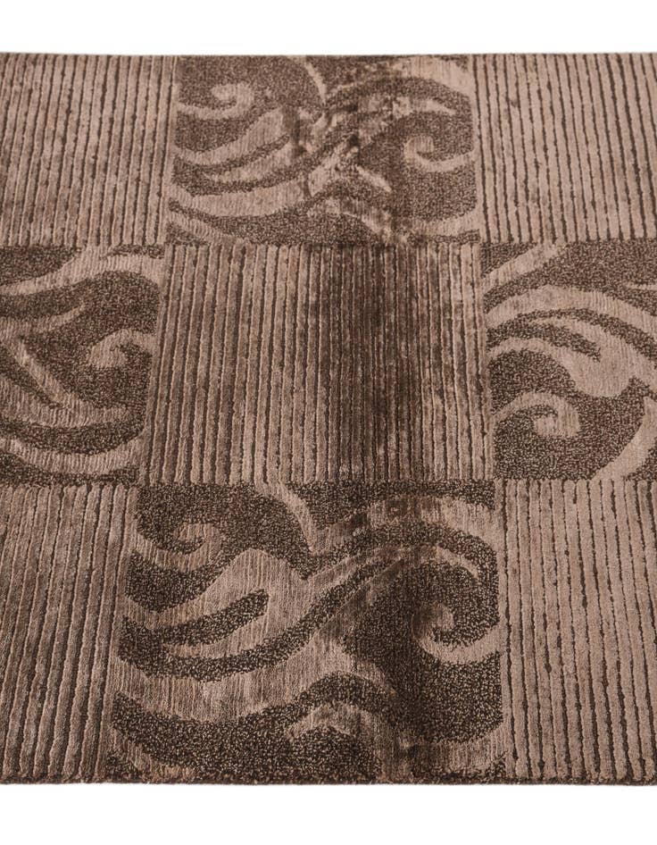Detail image of 2' 7 x 4' 11  Hand Knotted Darya Wool Rug
