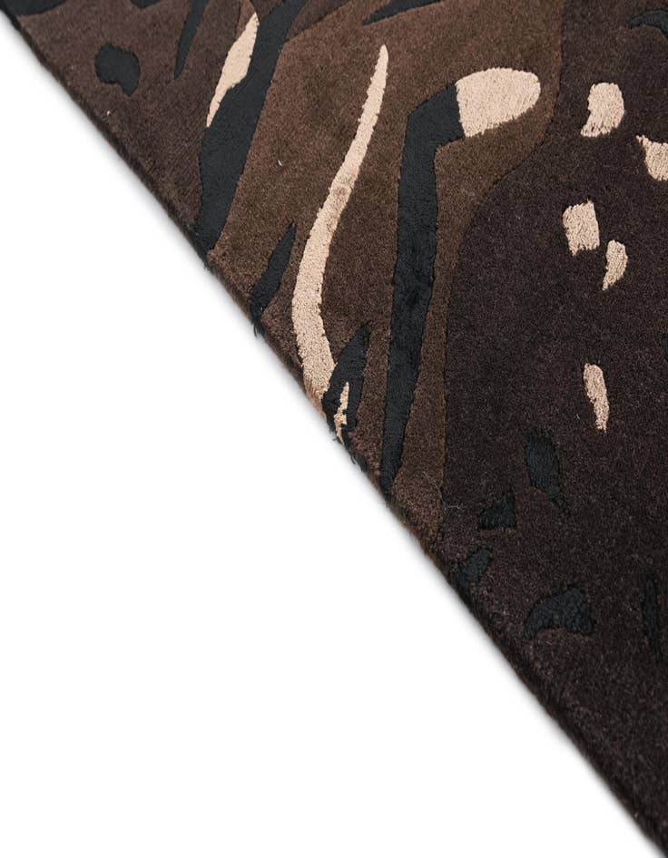 Detail image of 5' 7 x 8'  Hand Knotted Darya Wool Rug