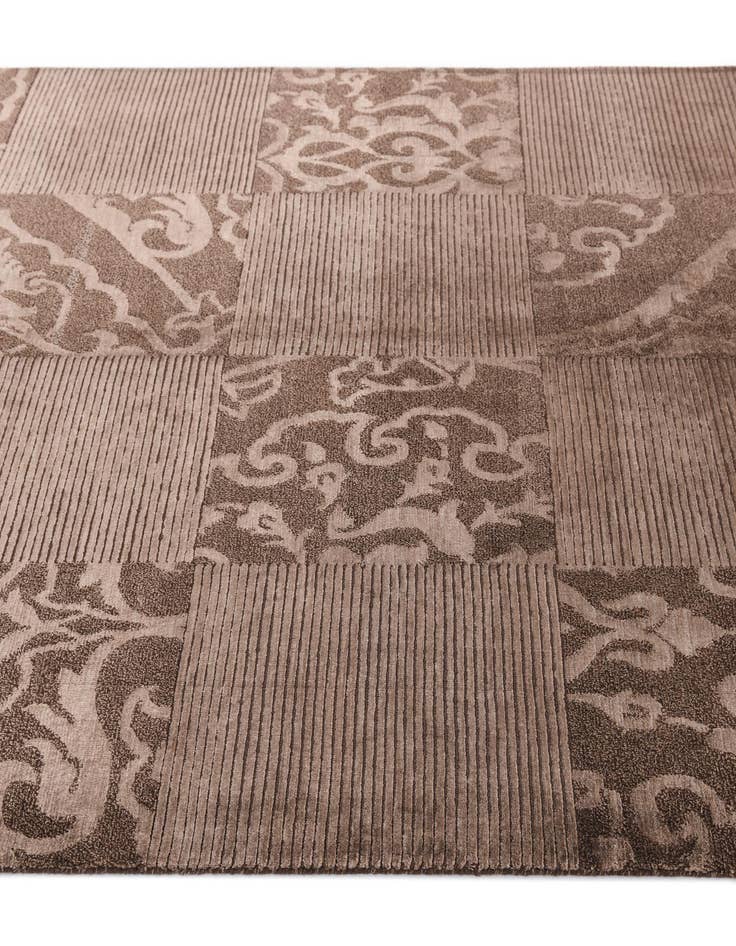 Detail image of 4' 10 x 6' 9  Hand Knotted Darya Wool Rug