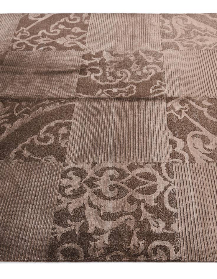 Detail image of 5' 1 x 6' 9  Hand Knotted Darya Wool Rug