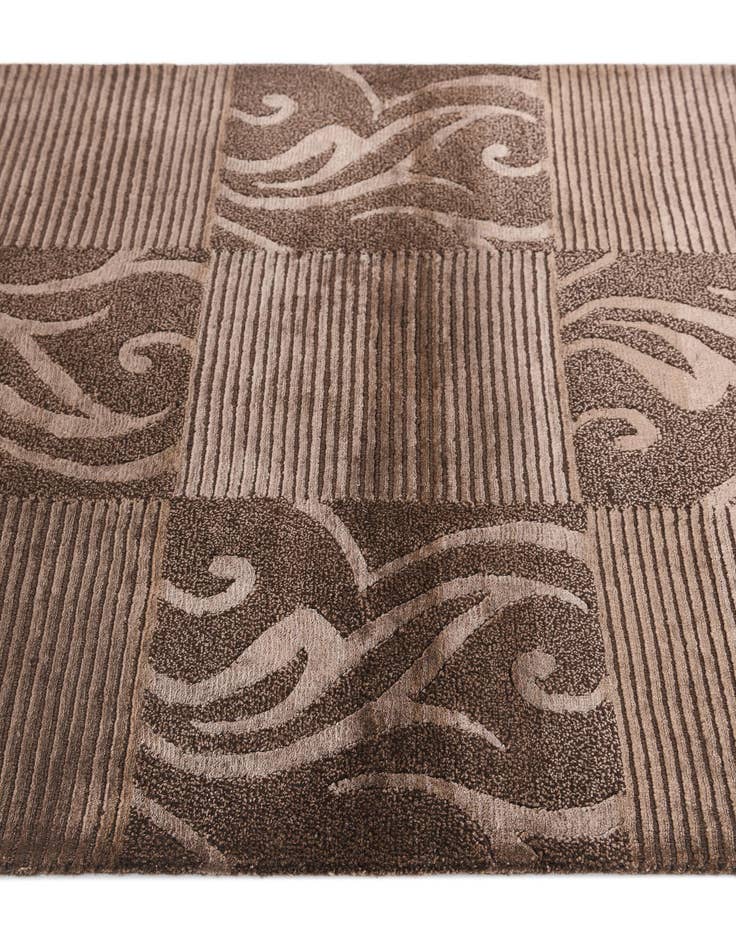 Detail image of 2' 9 x 5' 1  Hand Knotted Darya Wool Rug