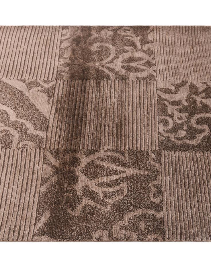Detail image of 2' 7 x 5'  Hand Knotted Darya Wool Rug