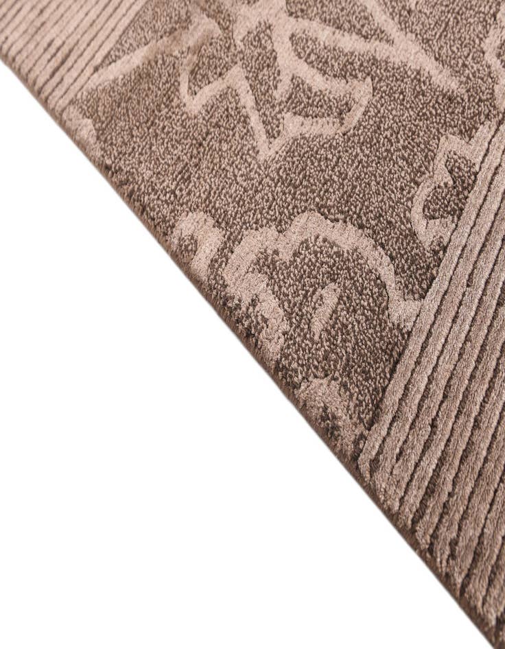 Detail image of 2' 7 x 5'  Hand Knotted Darya Wool Rug