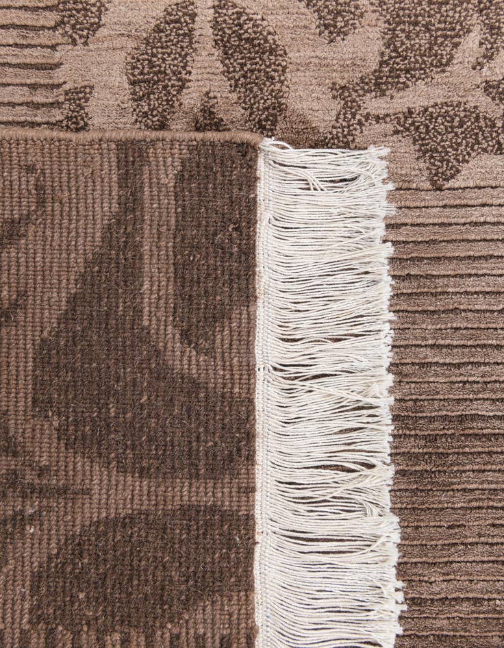 Detail image of 2' 7 x 5'  Hand Knotted Darya Wool Rug