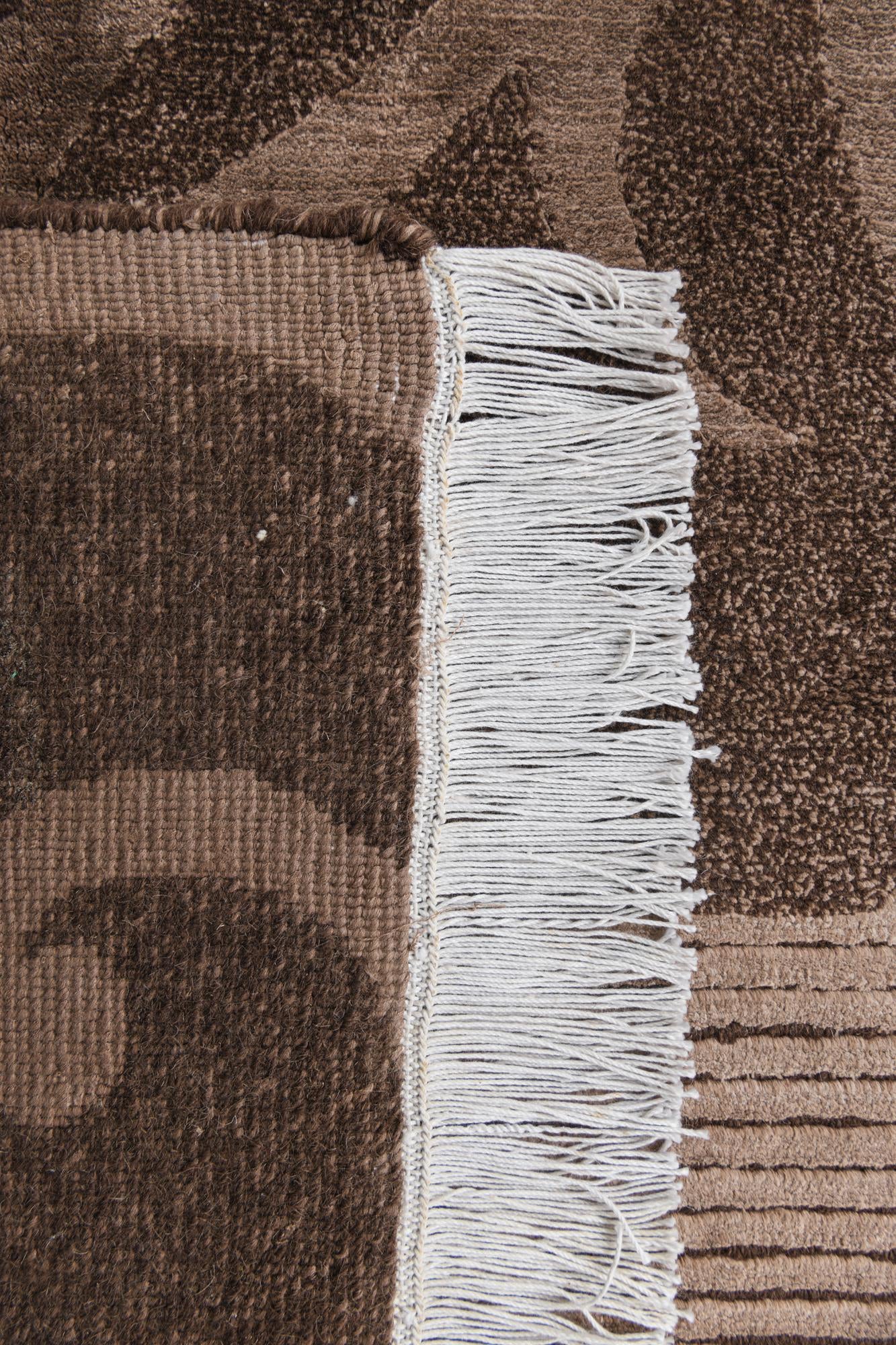 5' 7 x 7' 9 Hand Knotted Darya Wool Rug