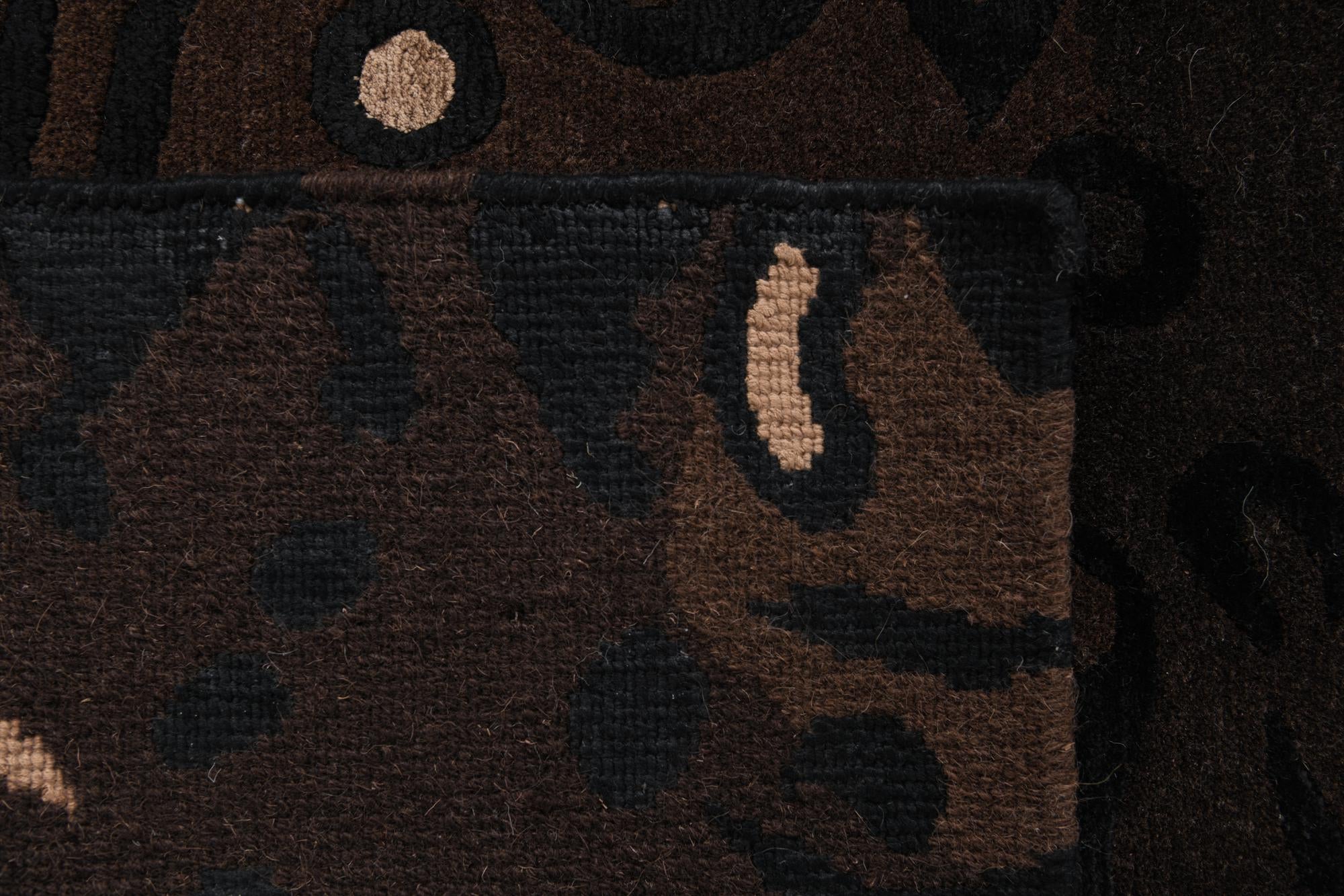 5' 8 x 8' Hand Knotted Darya Wool Rug