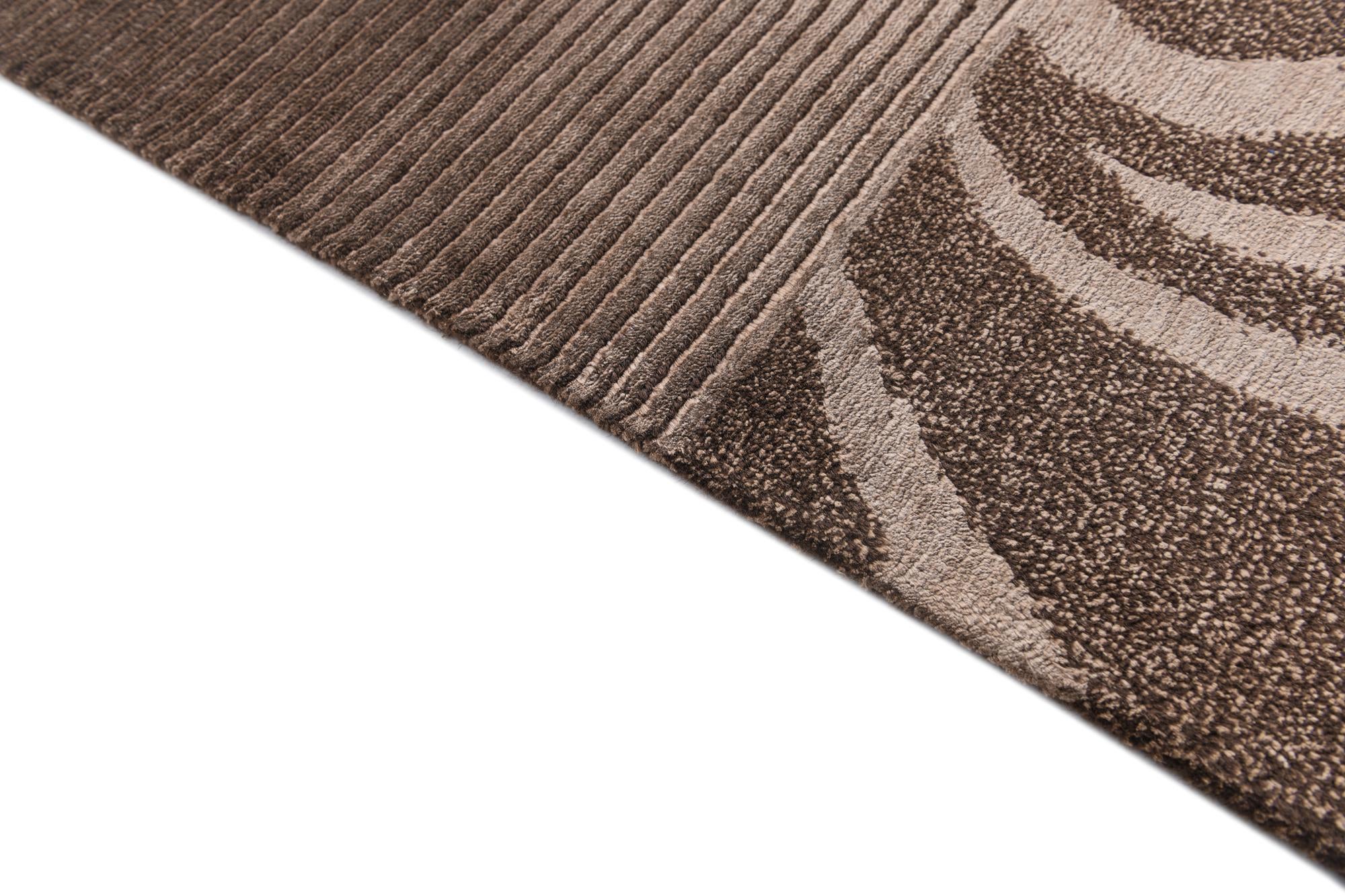 5' 7 x 7' 11 Hand Knotted Darya Wool Rug