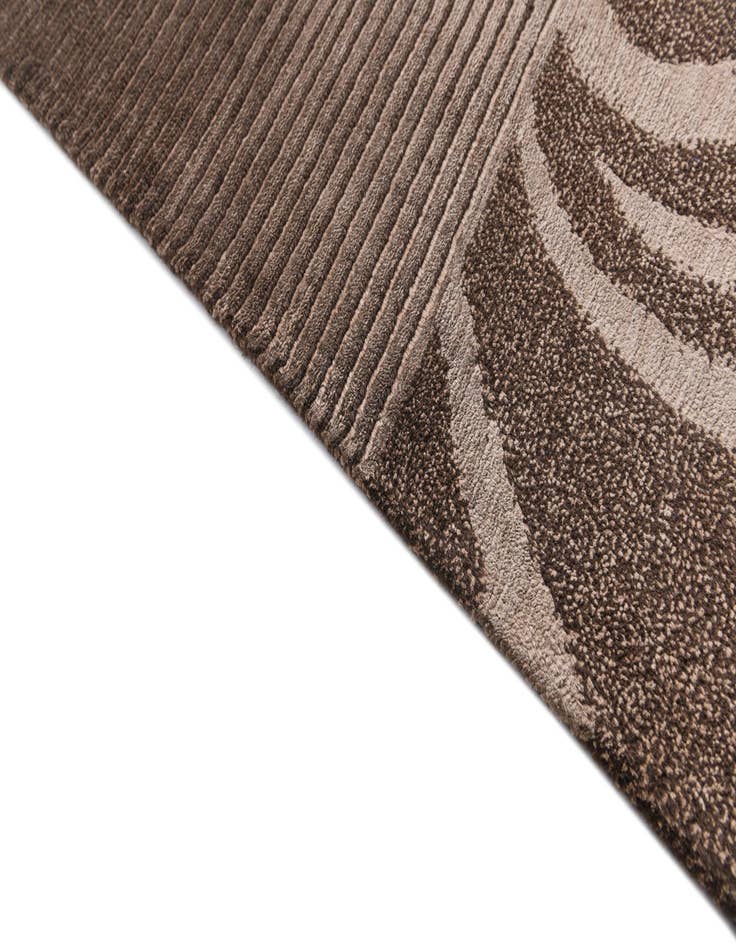 Detail image of 5' 7 x 7' 11  Hand Knotted Darya Wool Rug