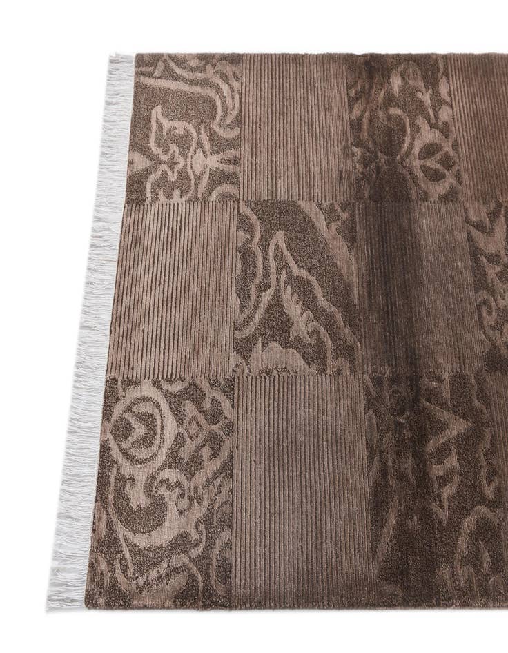 Detail image of 2' 9 x 5' 1  Hand Knotted Darya Wool Rug