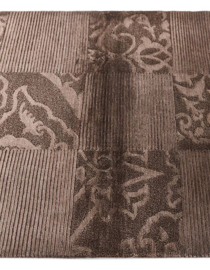 Detail image of 2' 9 x 5' 1  Hand Knotted Darya Wool Rug