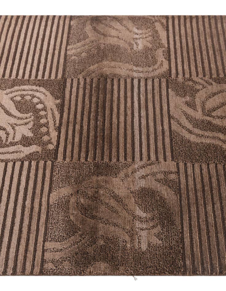 Detail image of 2' 7 x 4' 10  Hand Knotted Darya Wool Rug