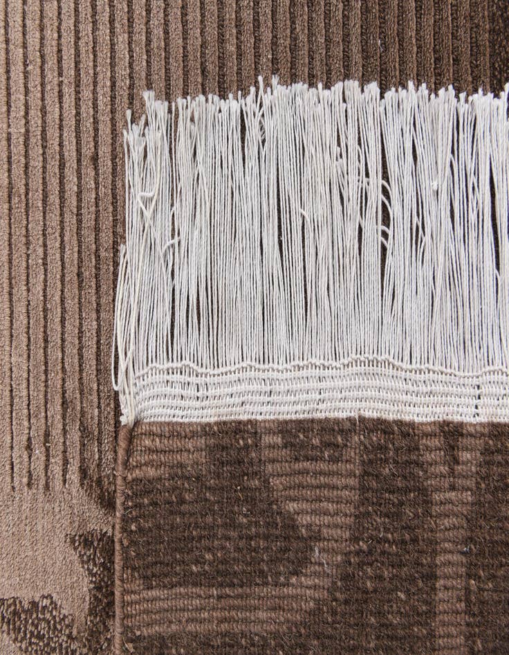 Detail image of 2' 7 x 5'  Hand Knotted Darya Wool Rug