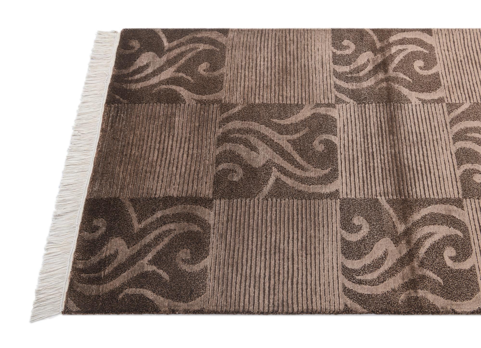 2' 7 x 5' Hand Knotted Darya Wool Rug