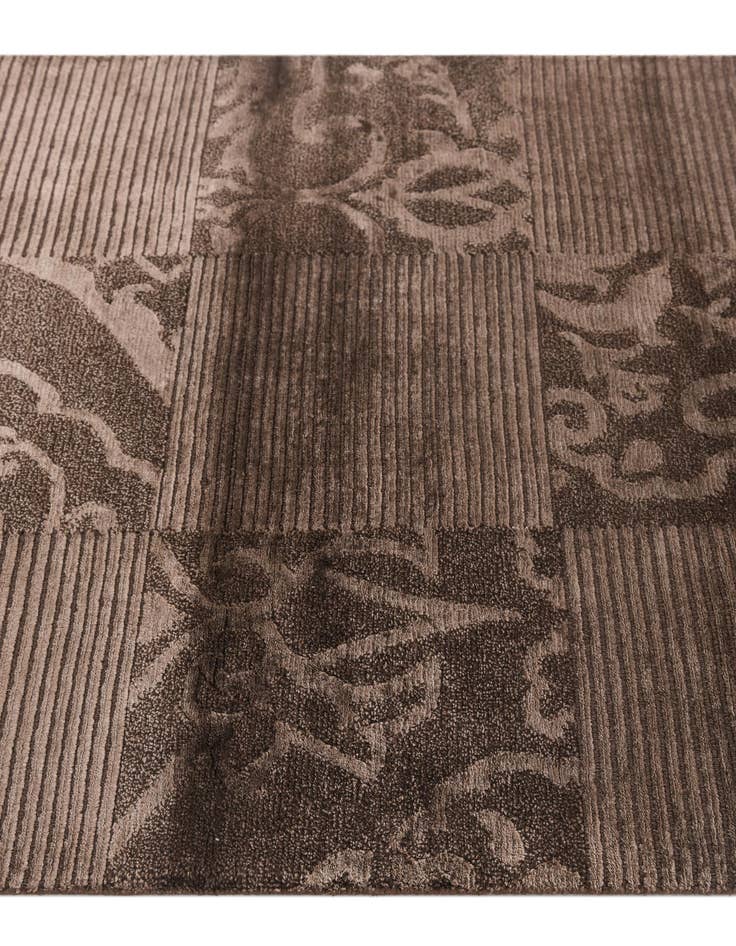 Detail image of 2' 7 x 5'  Hand Knotted Darya Wool Rug